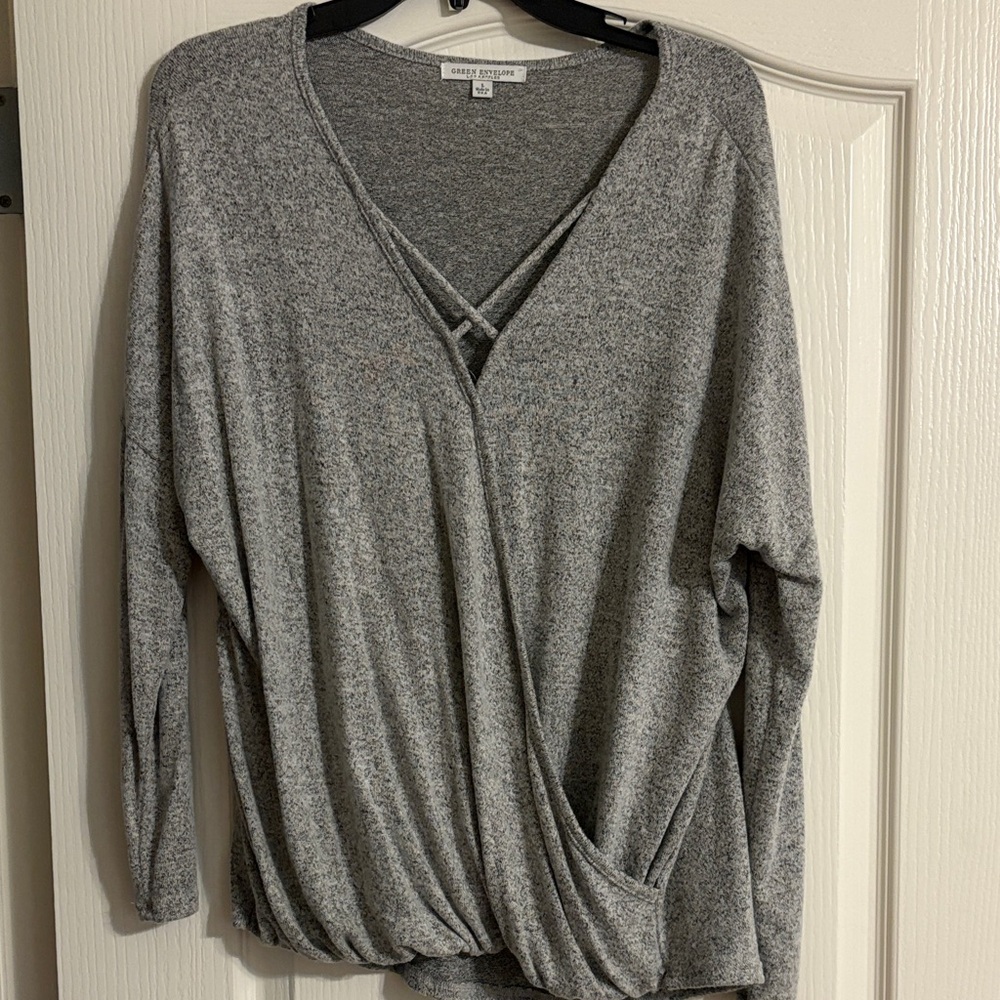 Gray V-Neck Long Sleeve Top